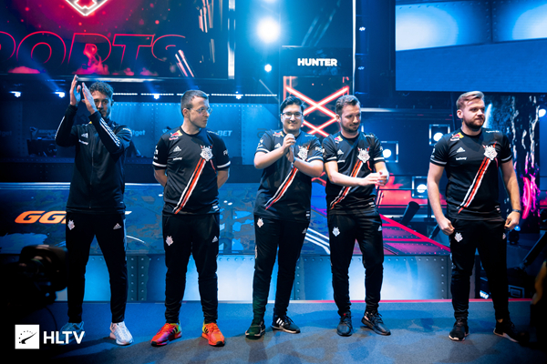 快速抓取！ Top Esports 超级话题粉丝：抓捕兄弟和教练红米尊重并祝福 Tian 抓取剪辑